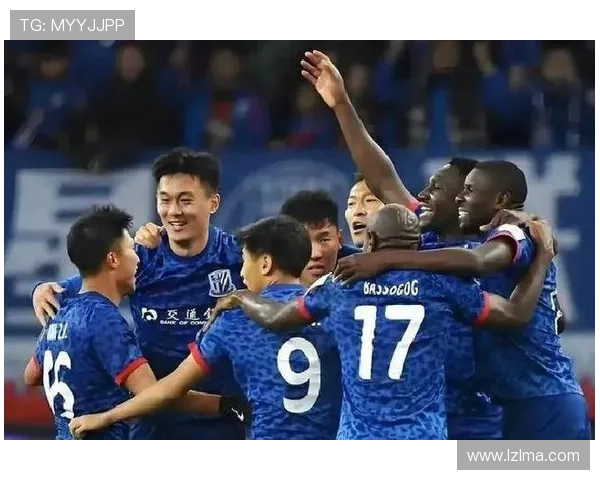 上海足球队配合实力提升再创新高引发广泛关注与期待